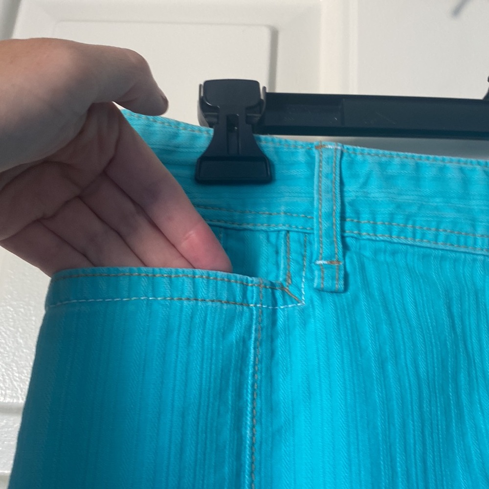 Gap Textured Stretch Mini - Picture 2 of 9
